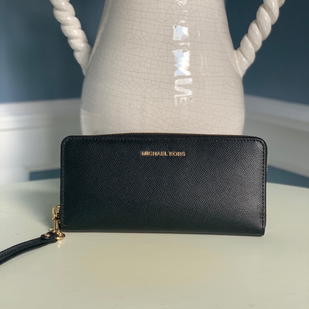 Black Micheal Kors Wallet